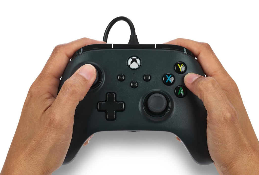 Wired Controller - Black (Compatible with Xbox One and Windows 10/11)